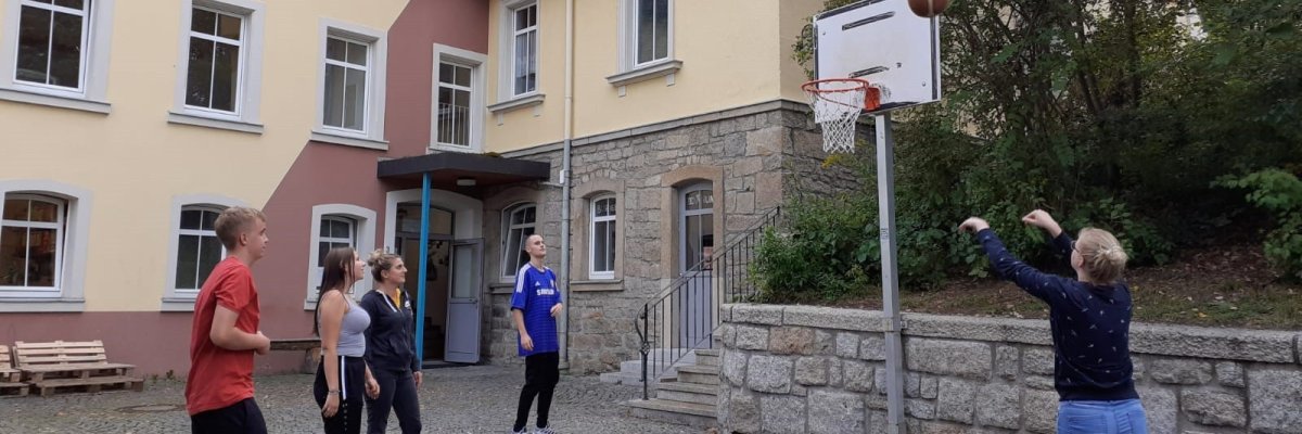 BÜZ.jpg